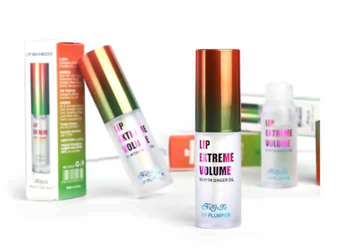 Hydrating Lip Gloss – Smooth & Plumping Shine